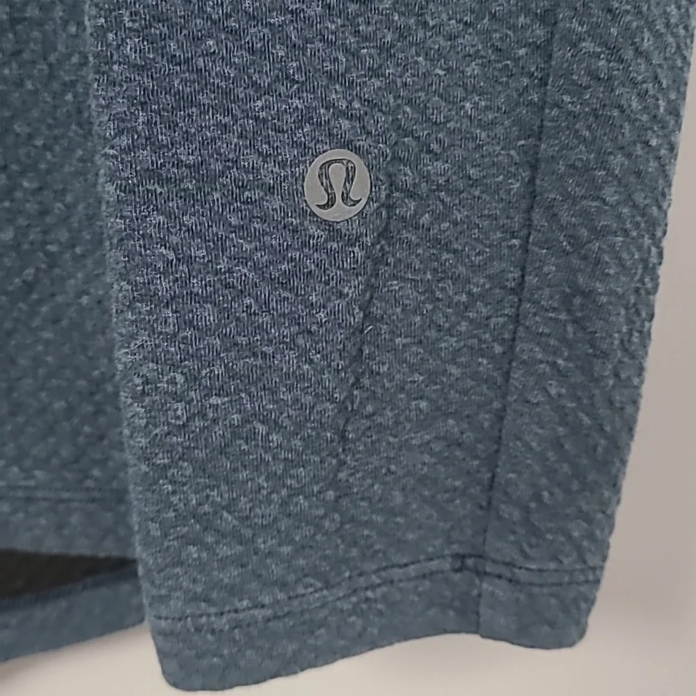 Lululemon - Picture 3 of 4